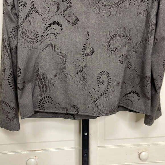 Women’s Bob Mackie Studio Gray w/ Black Velvet Floral 2 Button Blazer Size 8 - Picture 7 of 12